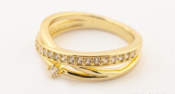 Anillo triple cristales dorado