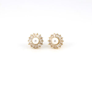 Arete flor pequeña perla