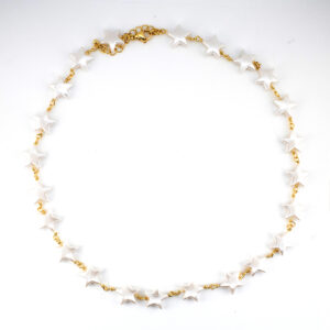Collar estrellas blancas