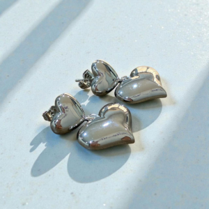 Arete dos corazones rodio