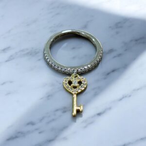ANILLO DIJE LLAVE
